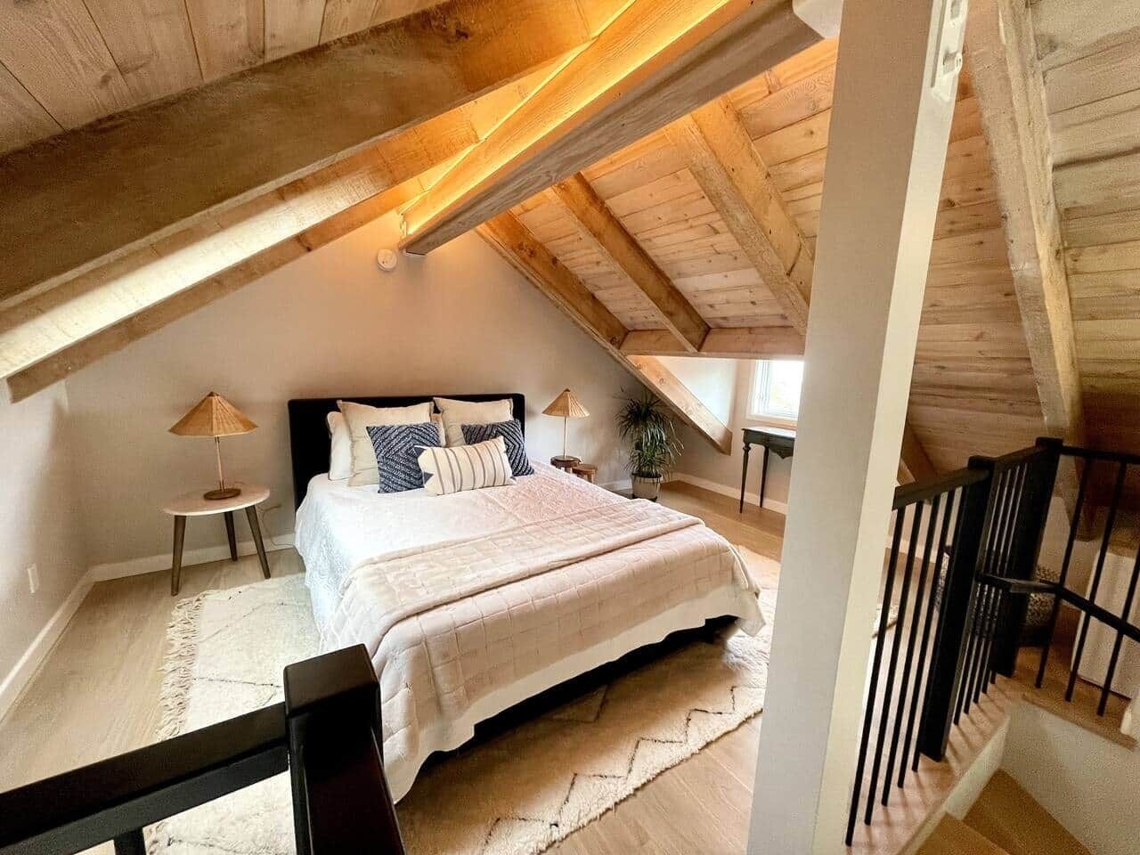 2 室のベッドルーム、アイロン / アイロン台、WiFi、ベッドシーツ