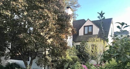 Sebastopol Lux Walk toTown Guest Suite