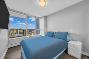 2 bedrooms, iron/ironing board, WiFi, bed sheets - ~Vibrant 2BR Condo in the Heart of Vancouver (Vancouver)