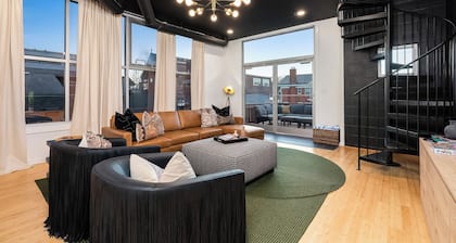 The Rickhouse ~ Hot Tub & Games Steps From NULU