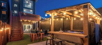 The Rickhouse ~ Hot Tub & Games Steps From NULU