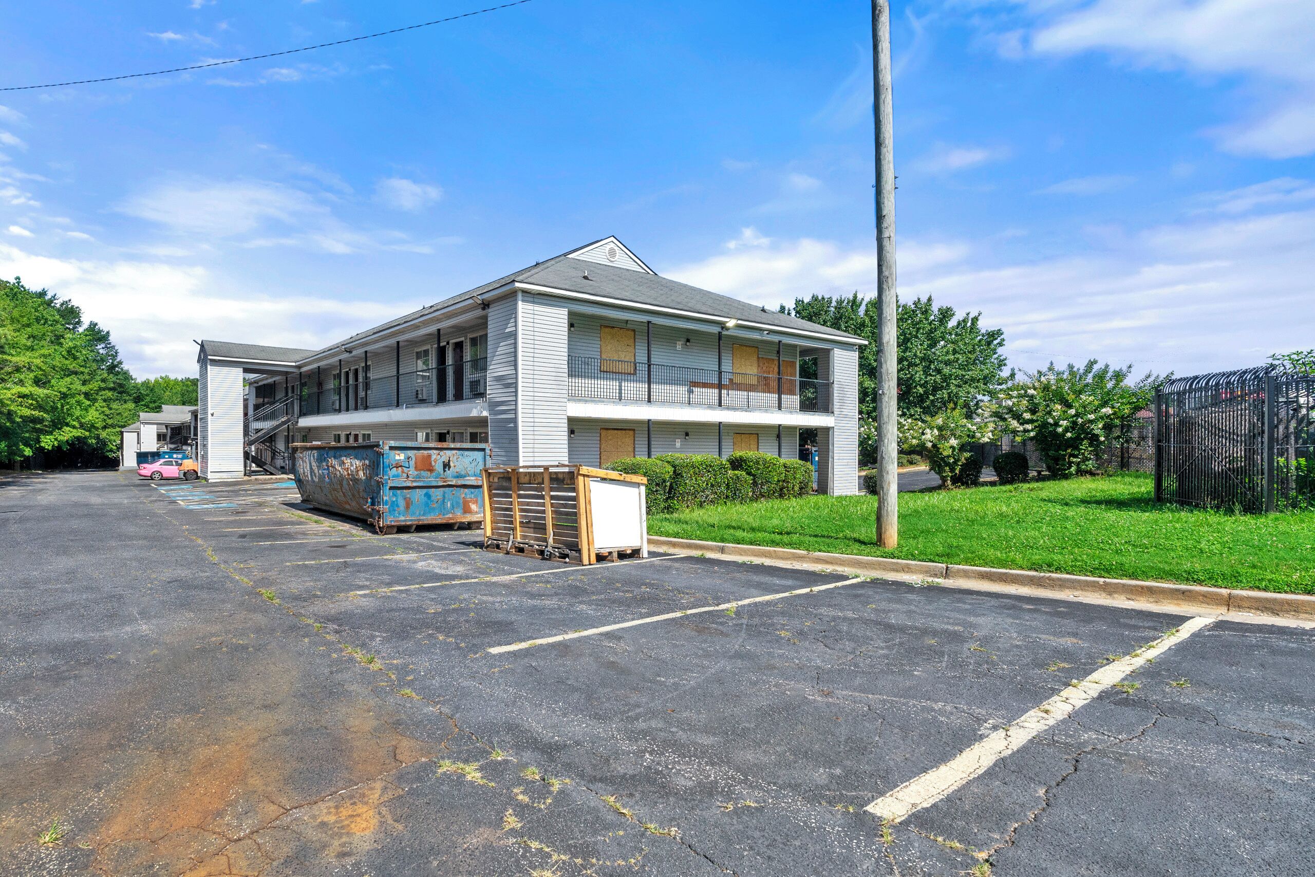 Basic Studio | Exterior