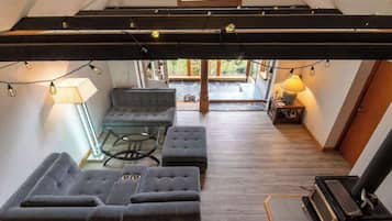 Televisión, chimenea, oficina