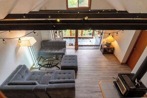 TV, fireplace, offices