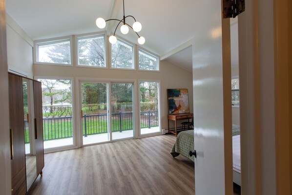 5 habitaciones, tabla de planchar con plancha, wifi y ropa de cama