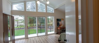 Luxurious, fully renovated 5 bedroom home great indoor & outdoor living spaces