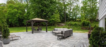 Luxurious, fully renovated 5 bedroom home great indoor & outdoor living spaces