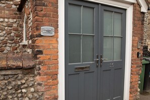 Exterior detail - The old meeting hall (Holt)