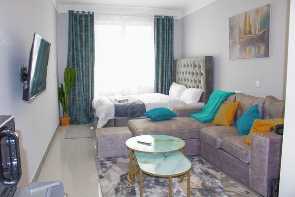 1 bedroom, WiFi, bed sheets - Cozy studio with WiFi and fitness room in charming Pridelands
Family friendly (Pridelands)