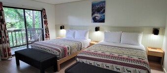 2 Queen Room With Balcony - NQQB