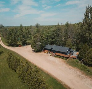 Exterior - Renovated Glamping RV • Near Tobermory & Grotto (Miller Lake)