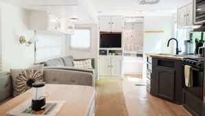Interior - Family Glamping RV • Springdale Retreat Tobermory (Miller Lake)