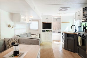 Interior - Family Glamping RV • Springdale Retreat Tobermory (Miller Lake)