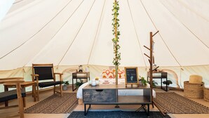1 bedroom, WiFi, bed sheets - Adobe Glamping Nordic Spa Access Near the Grotto (Miller Lake)