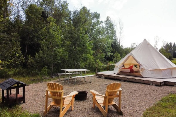 Outdoor of Fox's Den