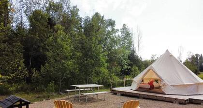 Cozy “Fox’s Den” Luxury Tent • Tobermory Getaway