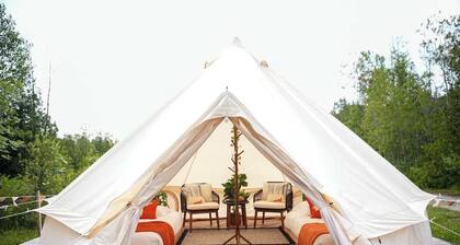 Cozy “Fox’s Den” Luxury Tent • Tobermory Getaway