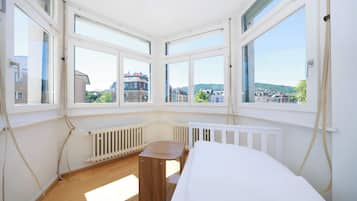 3 dormitorios, escritorio, tabla de planchar con plancha y wifi