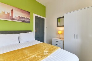 5 Schlafzimmer, Bügeleisen/Bügelbrett, Reisekinderbett, WLAN