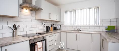 Refrigerador, horno, placa de cocina, tostadora