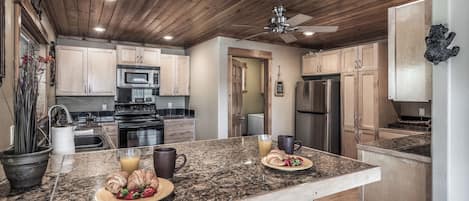 Studio (4 Bedrooms) | Property amenity