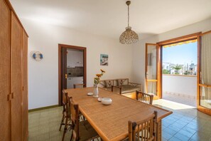Ferienhaus, 1 Schlafzimmer, Raucher, Balkon | Esszimmer