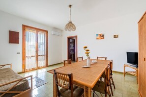 Ferienhaus, 1 Schlafzimmer, Raucher, Balkon | Speisen