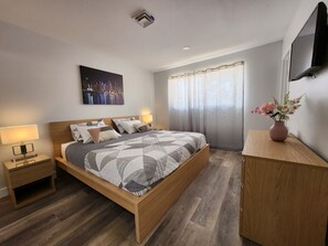 4 bedrooms, iron/ironing board, WiFi, bed sheets