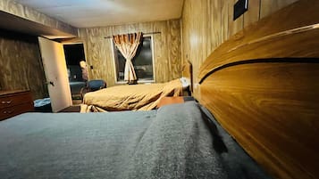 Desk, iron/ironing board, free WiFi, bed sheets