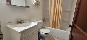 Bathroom - Sycamore Motel Havana (Havana)