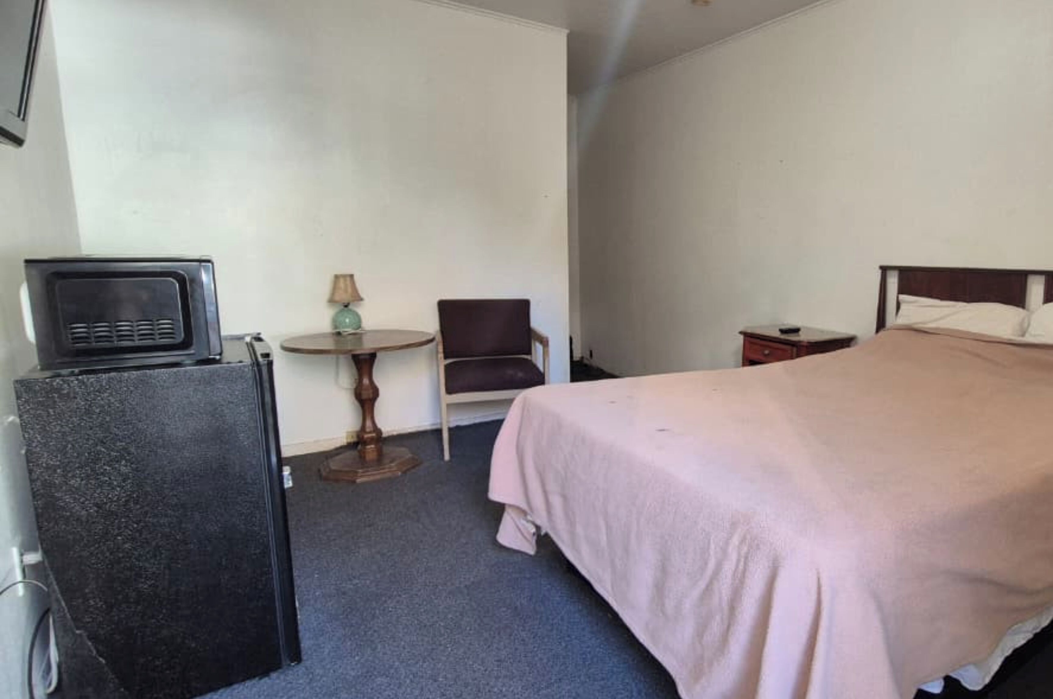 Single Bed Non-Smoking | Desk, iron/ironing board, free WiFi, bed sheets
