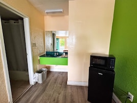 Escrivaninha, Wi-Fi de cortesia, roupa de cama