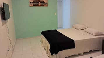 Quadruple Room | Laptop workspace, iron/ironing board, free WiFi