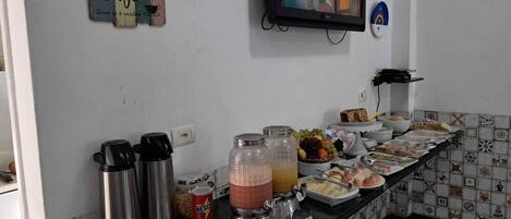 Free daily self-serve breakfast