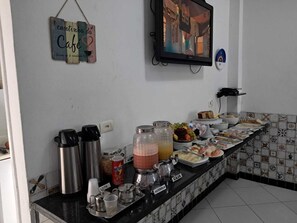 Desayuno autoservicio gratuito y diario