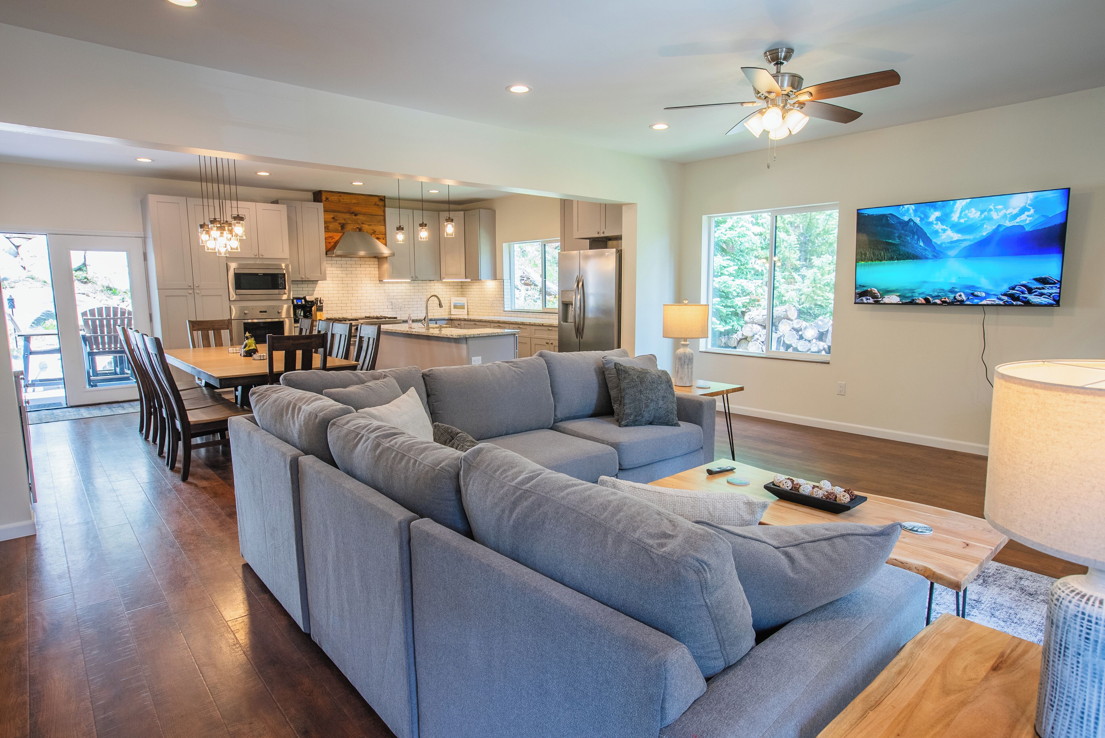 Smart TV, foosball, table tennis