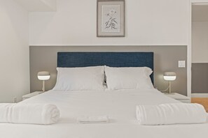 3 bedrooms, desk, Internet, bed sheets - Cozy 3BD | Old City | 3 Beds | Independence Hall (Philadelphia)