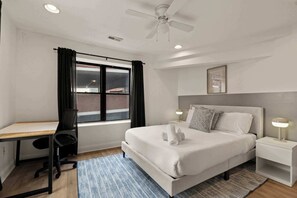 3 bedrooms, desk, WiFi, bed sheets - 3BR Urban Retreat – 6 Guests by Independence Hall (Philadelphia)