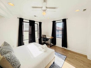 3 bedrooms, desk, WiFi, bed sheets