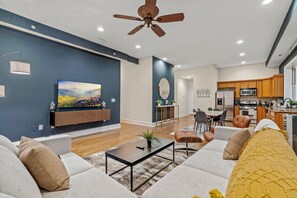 Téléviseur, bureau