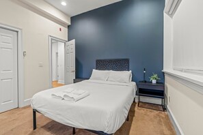 2 bedrooms, WiFi, bed sheets - Charming 2BD by Independence Hall | Sleeps 6 (Philadelphia)