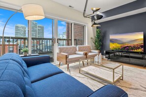 Téléviseur, bureau