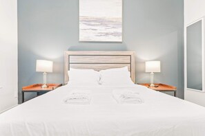 2 bedrooms, iron/ironing board, WiFi, bed sheets