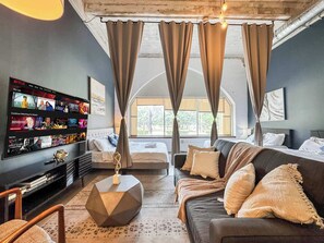 2 habitaciones, tabla de planchar con plancha, wifi y ropa de cama 