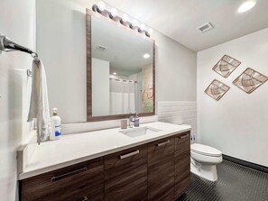 Douche, séchoir à cheveux