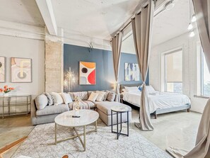 2 bedrooms, desk, iron/ironing board, WiFi