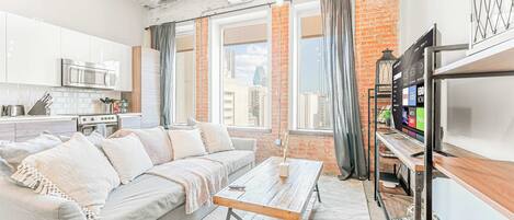 Televisión, oficina