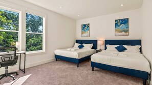 Unclassified image, 4 of 21, button - Luxury 3BD | Rooftop Deck | Sleeps 11 | Parking (Dallas)