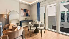 Unclassified image, 3 of 21, button - Luxury 3BD | Rooftop Deck | Sleeps 11 | Parking (Dallas)