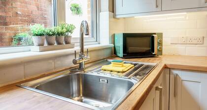 Belfast Stylish City Retreat 2BR